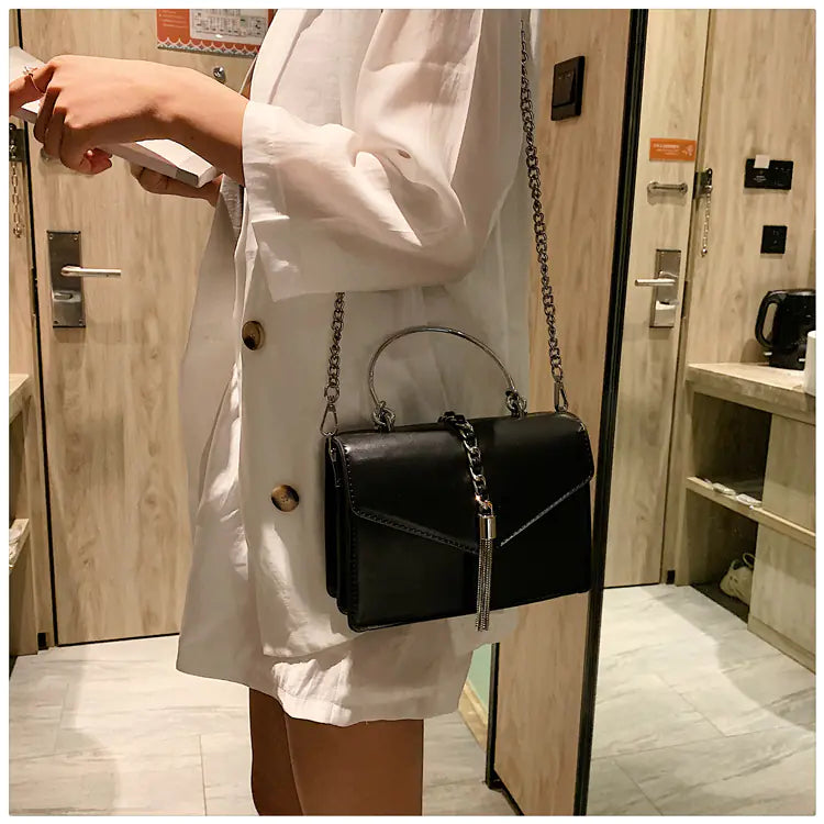 Chic Chain Bag for Women - Trendy Tassel Shoulder Bag